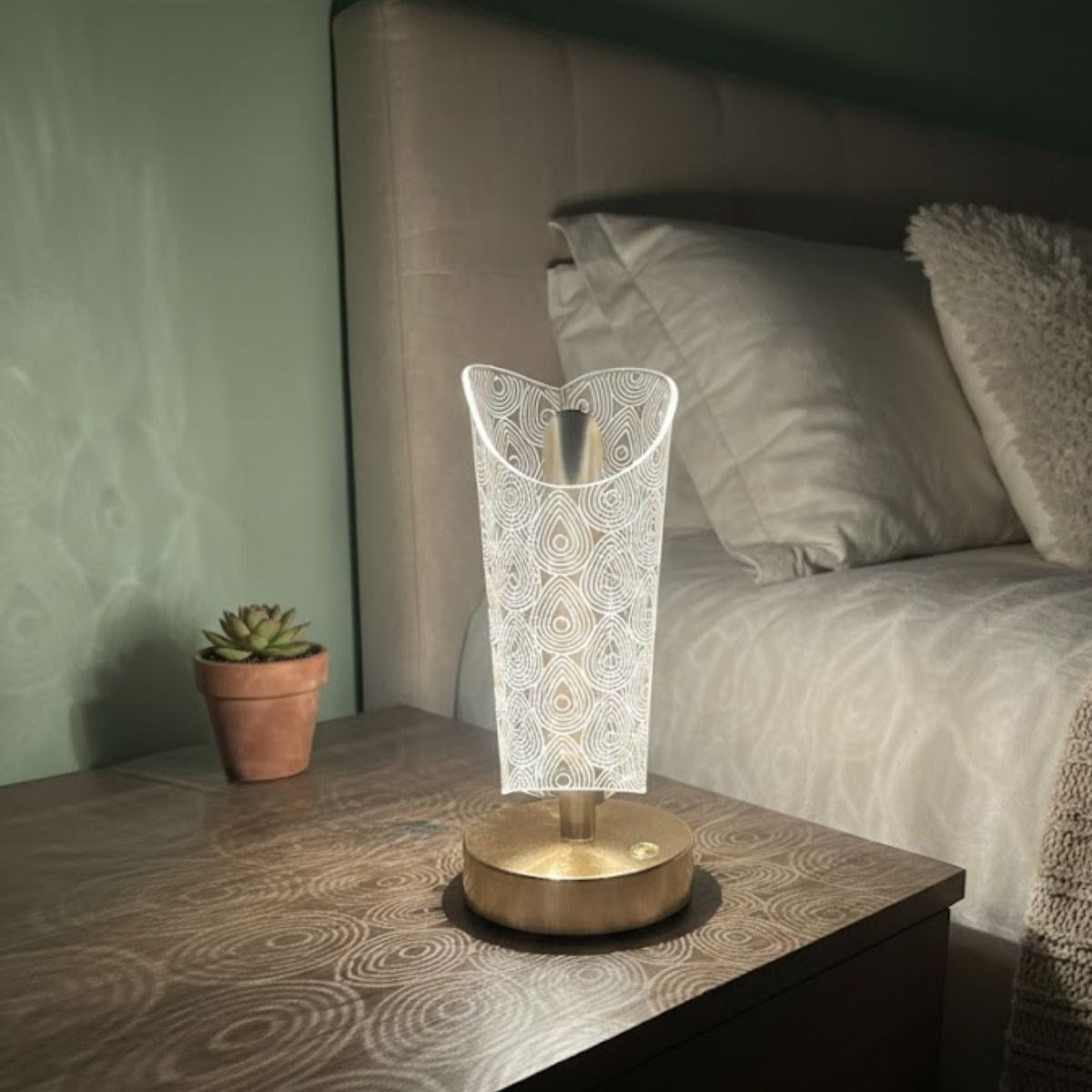 Açık Silindirik Kristal Damla Model LED Masa Lambası – Gold Tabanlı, Dokunmatik, 3 Renk Işık Modlu, Şarjlı Modern Dekoratif Gece Lambası