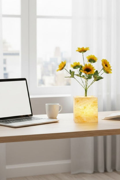 Işıklı Yapay Çiçek – Sarı Saksılı LED Dekoratif Bitki, Masaüstü ve Ev Ofis Aydınlatmalı Süs Bitkisi