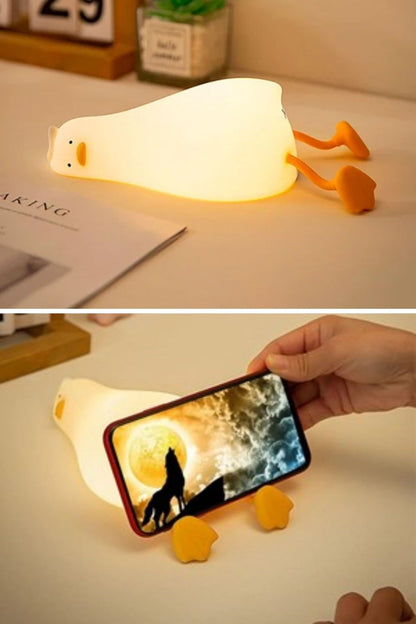 5 Farklı Renk Modlu Tembel Ördek Figürlü Pofuduk LED Gece Lambası–Yumuşak Dokulu Çocuk Odası ve Dekoratif Şarjlı Ortam Işığı